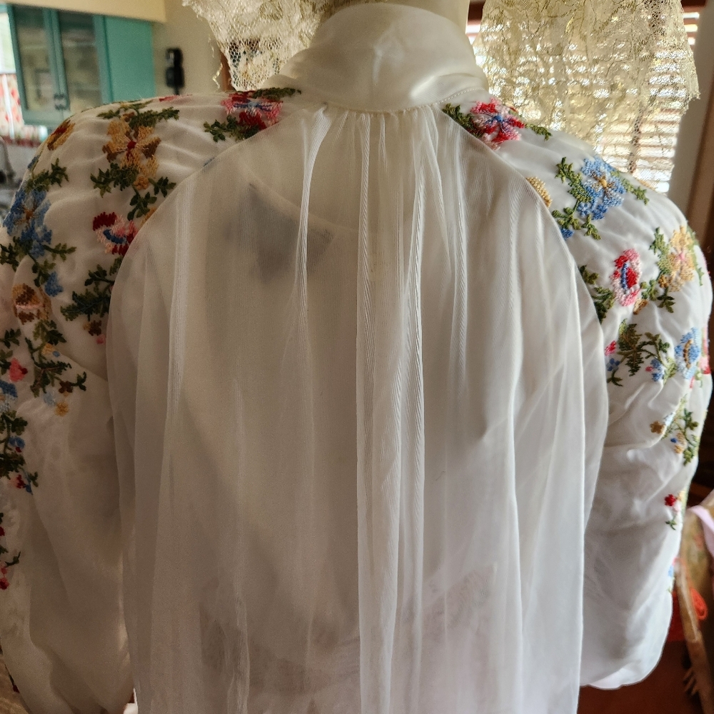 Handmade Sheer Ukrainian Robe - Picture 8 of 11